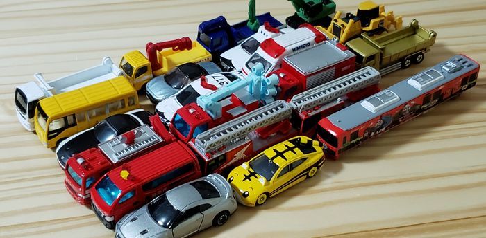 プレゼントされたトミカ