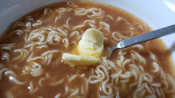 バターを入れたみそラーメン