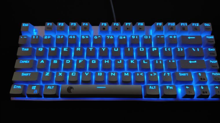 青色点灯のキーボード