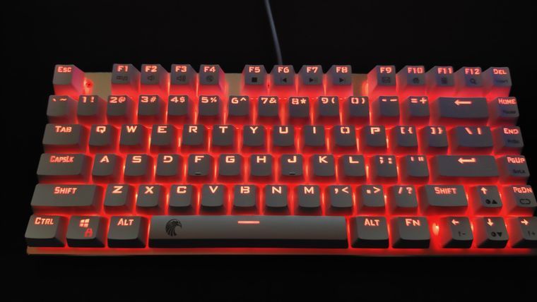 赤色点灯のキーボード